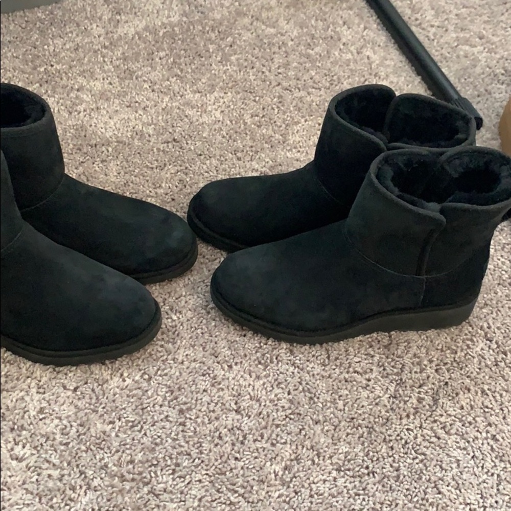 UGG Women's Kristin Boot black size 6 1012497